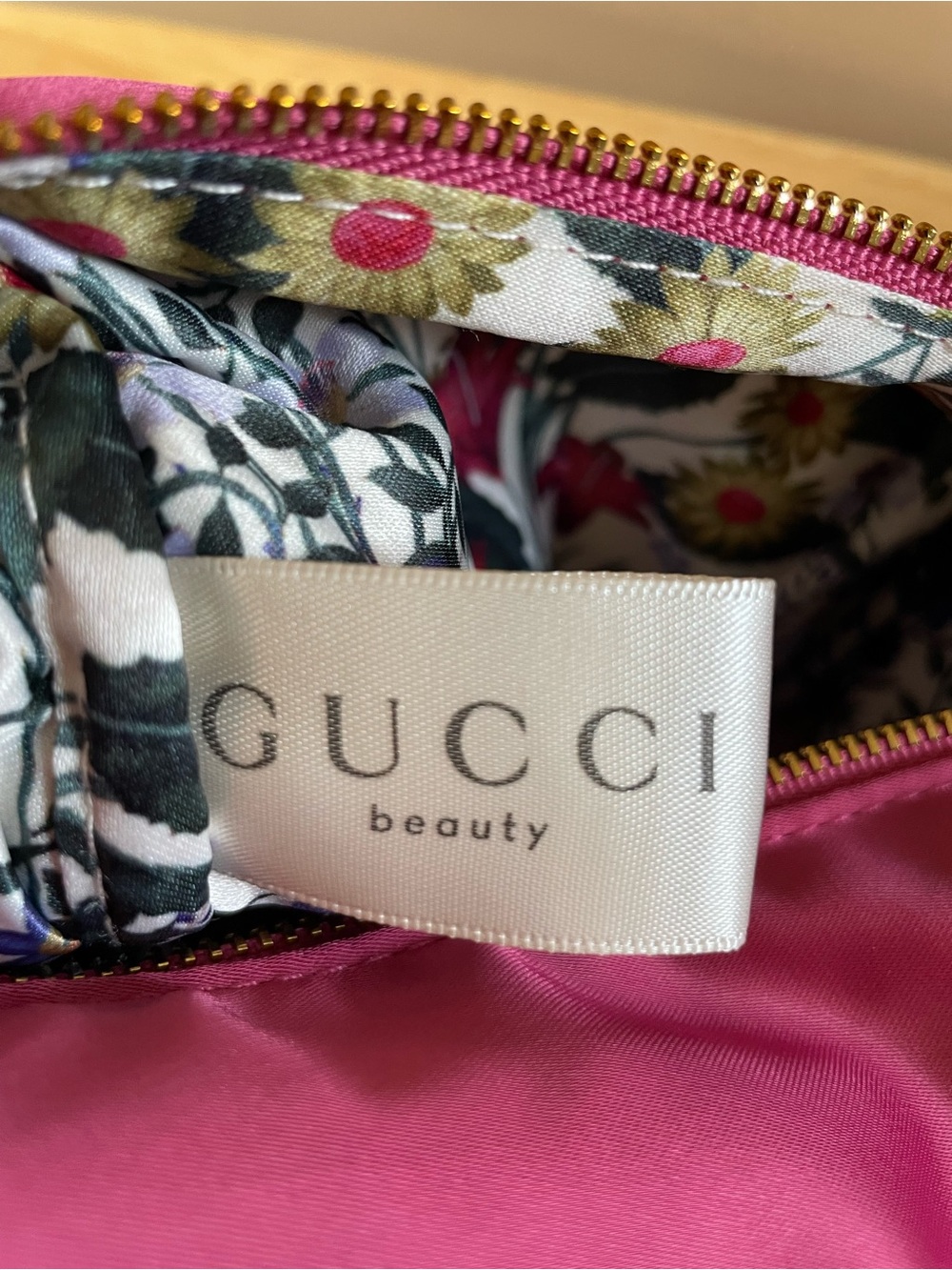 Gucci Dark Pink Bag GWP - Picture 5 of 6
